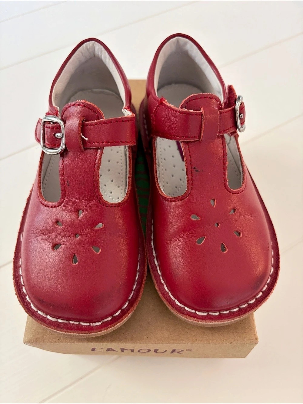 L'Amour style # 751 Girls US 9 Red Dress Shoes
